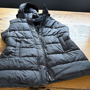 Weatherproof Black Quilted Puffer Vest with Removable Hood - Size XL